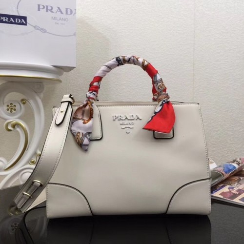 Prada Kalfsleren tas 2025 wit