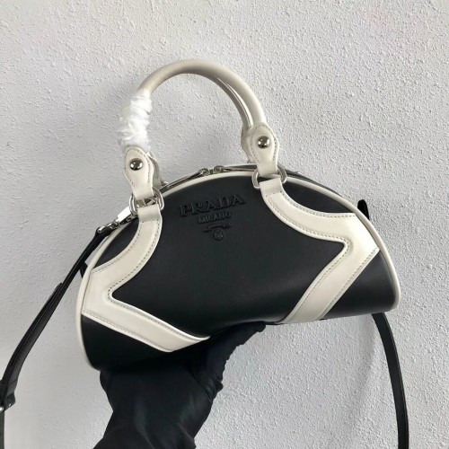 Prada draagtas van kalfsleer 1BD071 zwart-wit