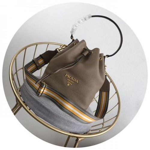 Prada Leren bucketbag 1BE018 Abrikoos
