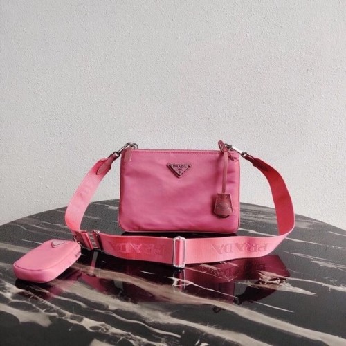 Prada Nylon Re-Edition 2000 Schoudertas 1BH046 roze