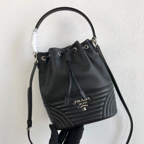 Prada Original kalfsleren emmertas 1BH038 zwart