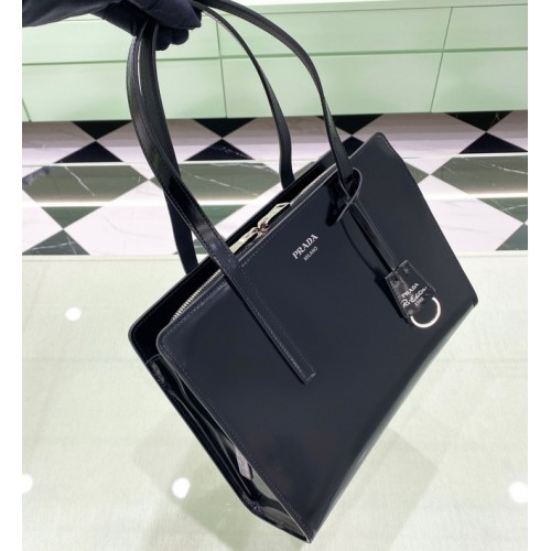 Prada Re-Edition 1995 kleine schoudertas van geborsteld leer 1BA357 zwart