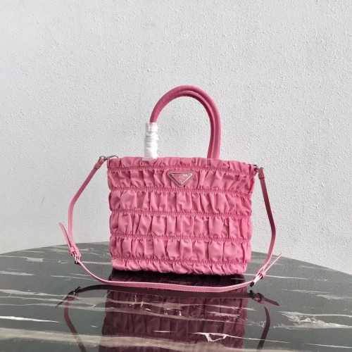 Prada Re-Edition nylon Draagtas 1BG321 roze