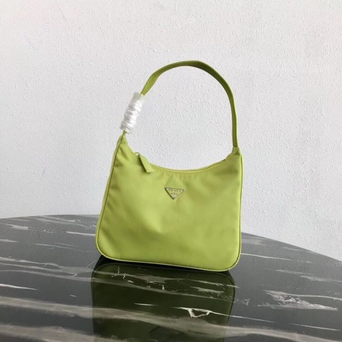 Prada Re-Edition nylon draagtas MV519 groen