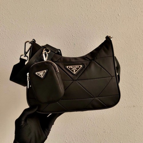 Prada Re-Edition nylon schoudertas 1BC151A zwart