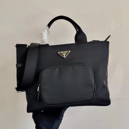 Prada Re-Edition nylon draagtas 1BG354 zwart