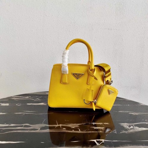 Prada Saffiano leren mini-tas 1BA296 geel