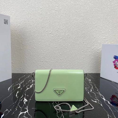 Prada Small geborsteld leren schoudertas 1BH307 groen