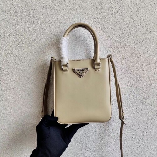 Prada Kleine tas van geborsteld leer 1AD331 Biscuits