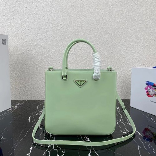 Prada geborsteld leren handtas 1BA330 lichtgroen