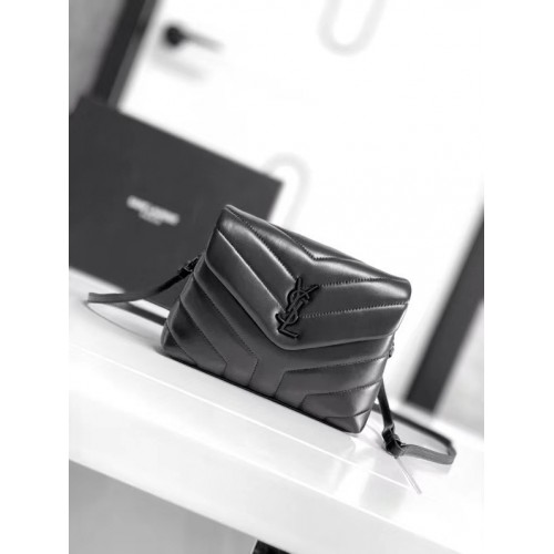 SAINT LAURENT LOULOU KLEIN IN MATELASSE Y LEER 467072 zwart & GEOXIDEERD NIKKEL HARDWARE