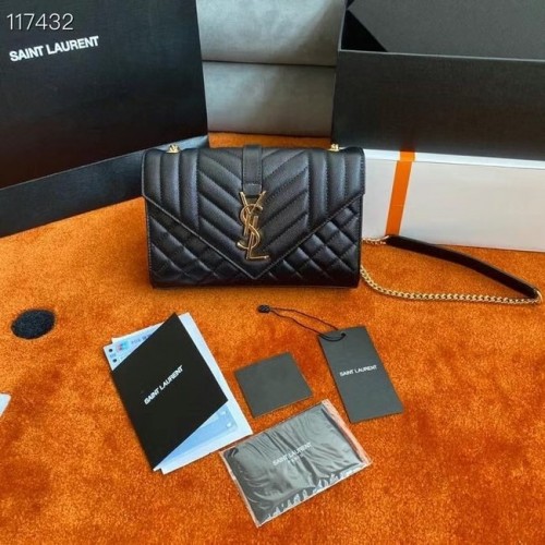 SAINT LAURENT MONOGRAM KETTINGPORTEFEUILLE IN MIX MATELASSE GRAIN DE POUDRE RELIEF LEER 526286 ZWART & GOUD