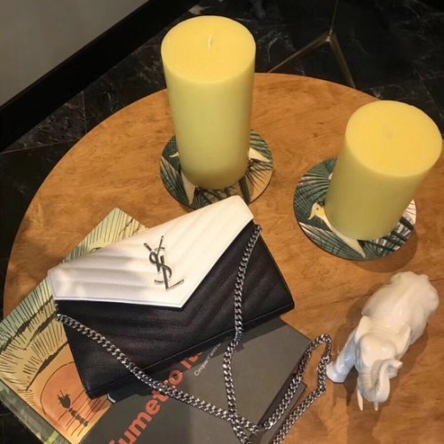 SAINT LAURENT Gewatteerde lederen clutch met monogram 26813 Zwart-wit