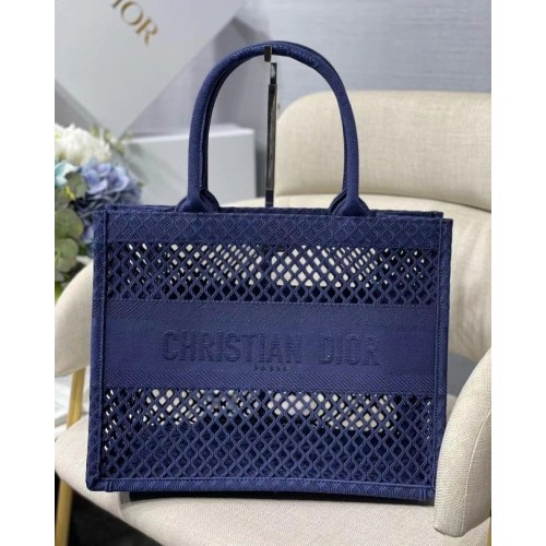 KLEINE DIOR BOOK TOTE Blauw gaasborduursel M1296Z