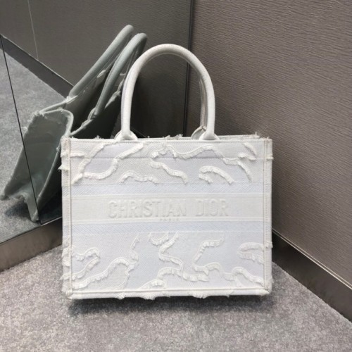 KLEINE DIOR BOOK TOTE Geborduurd M1296-5