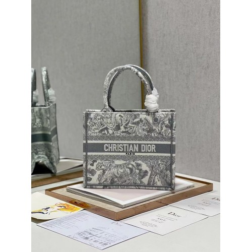 KLEINE DIOR BOOK TOTE Geborduurd C1331-2
