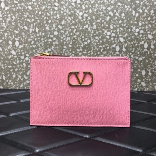 VALENTINO GARAVANI Clutch van generfd kalfsleer met studs 0620 roze