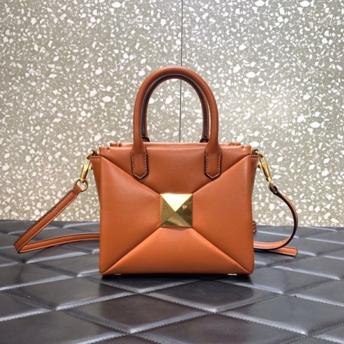 VALENTINO GARAVANI kleine schoudertas van schapenvacht met één knop XW0B0K59 bruin