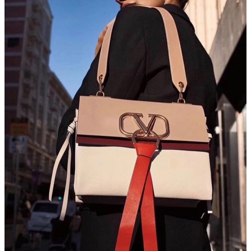 Valentino Garavani VRING Kleine leren schoudertas 00844 Abrikoos&wit