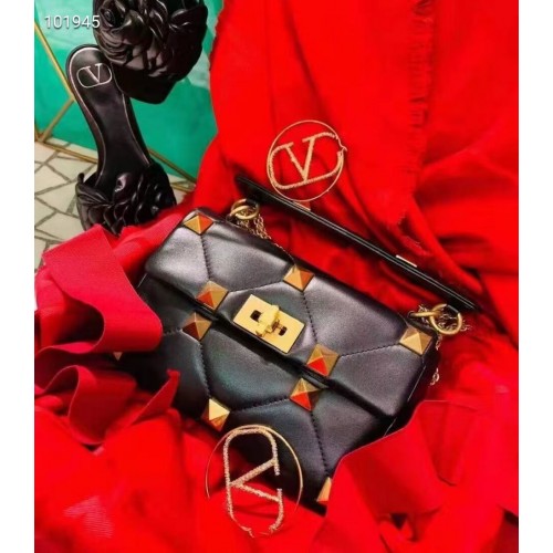 Valentino mini Garavani Roman Stud V2061 zwart