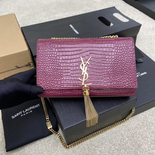 YSL KATE MEDIUM MET KWASTJE IN GLANZEND LEER MET KROKODIL-RELIËF 377829 Bourgondië