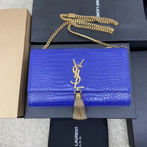 YSL KATE MEDIUM MET KWASTJE IN GLANZEND LEER MET KROKODIL-RELIËF 377829 blauw
