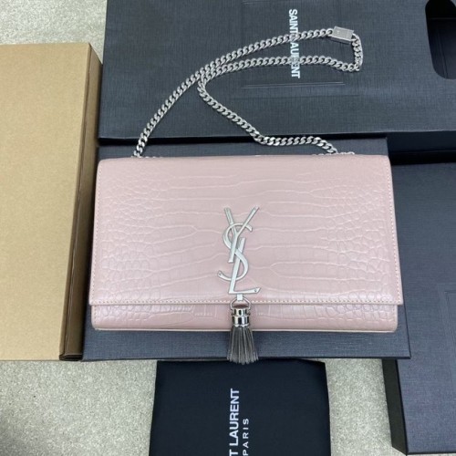 YSL KATE MEDIUM MET KWASTJE IN GLANZEND LEER MET KROKODIL-RELIËF B377829 roze