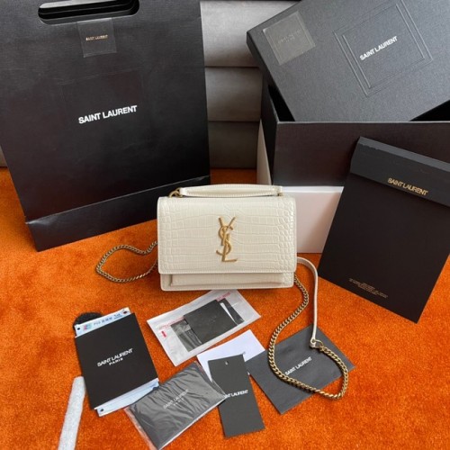 Yves Saint Laurent ZONSONDERGANG KLEINE KETTINGTAS IN KROKODIL-RELIËF LEER Y533036b WIT