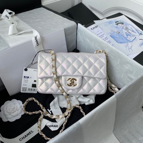 chanel flap bag iriserend kalfsleer licht goudkleurig AS1116 parelwit