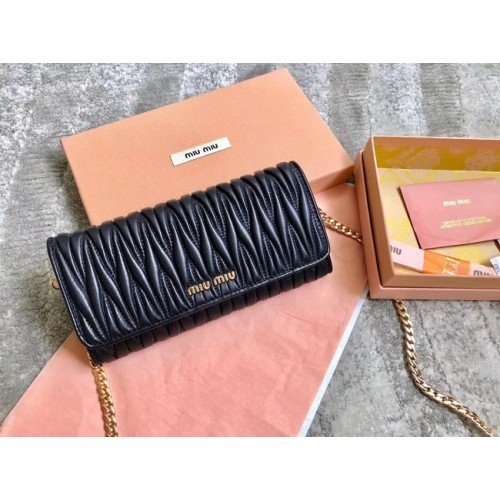 miu miu matelasse nappa lederen clutch 5DH002 zwart