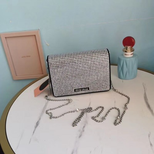 miu miu Matelasse schoudertas van nappaleer 5BT064 zwart